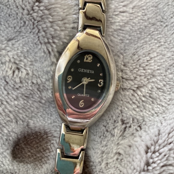 Gorgeous Geneva Quartz Watch black face with jewels - Picture 2 of 5